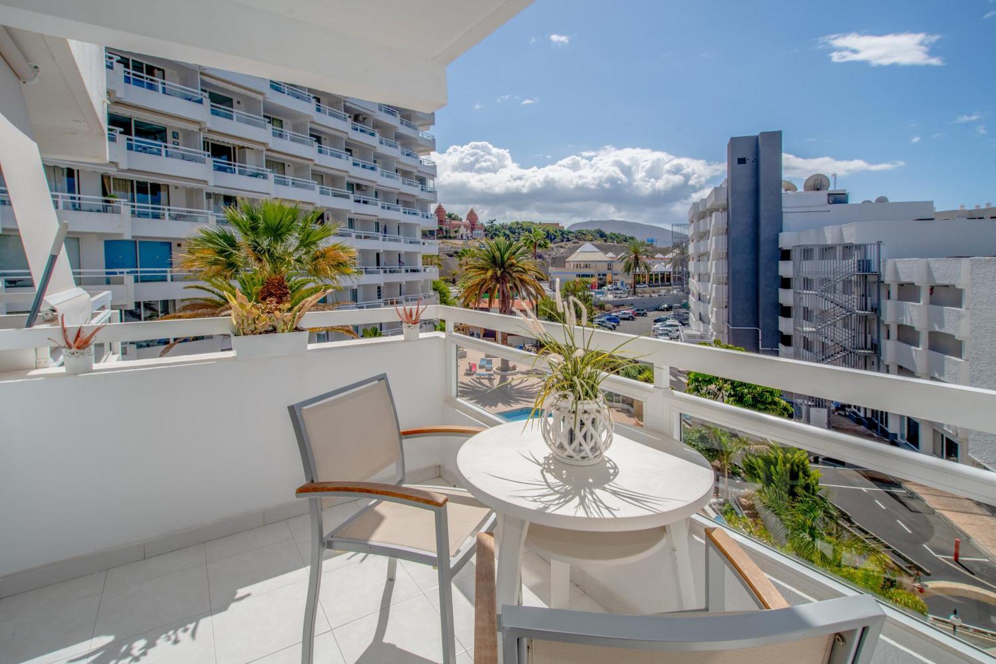 Modern Ponderosa, Americas Apartament